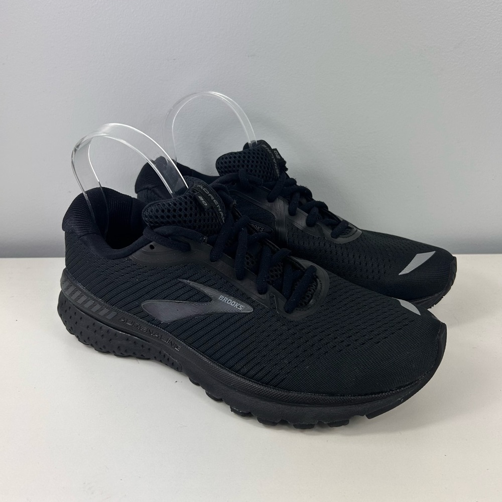 BROOKS GTS adrenaline 20 black tennis shoes